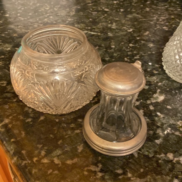 Vintage Table Top Condiment Dispensers/ Decanters - Picture 5 of 8